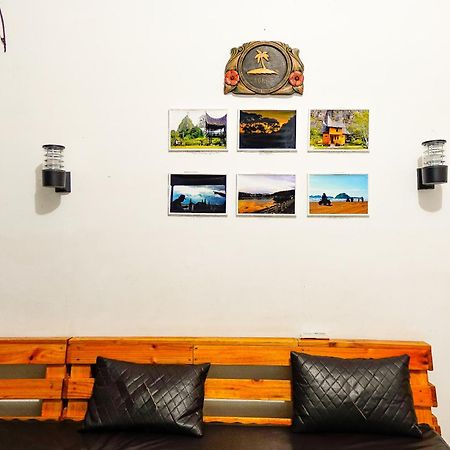 Kokos Hostel Padang City Exteriör bild