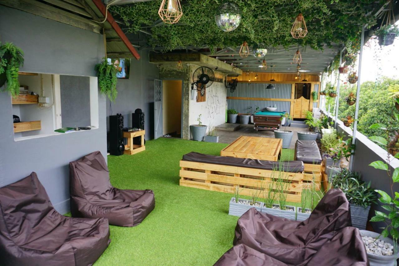 Kokos Hostel Padang City Exteriör bild