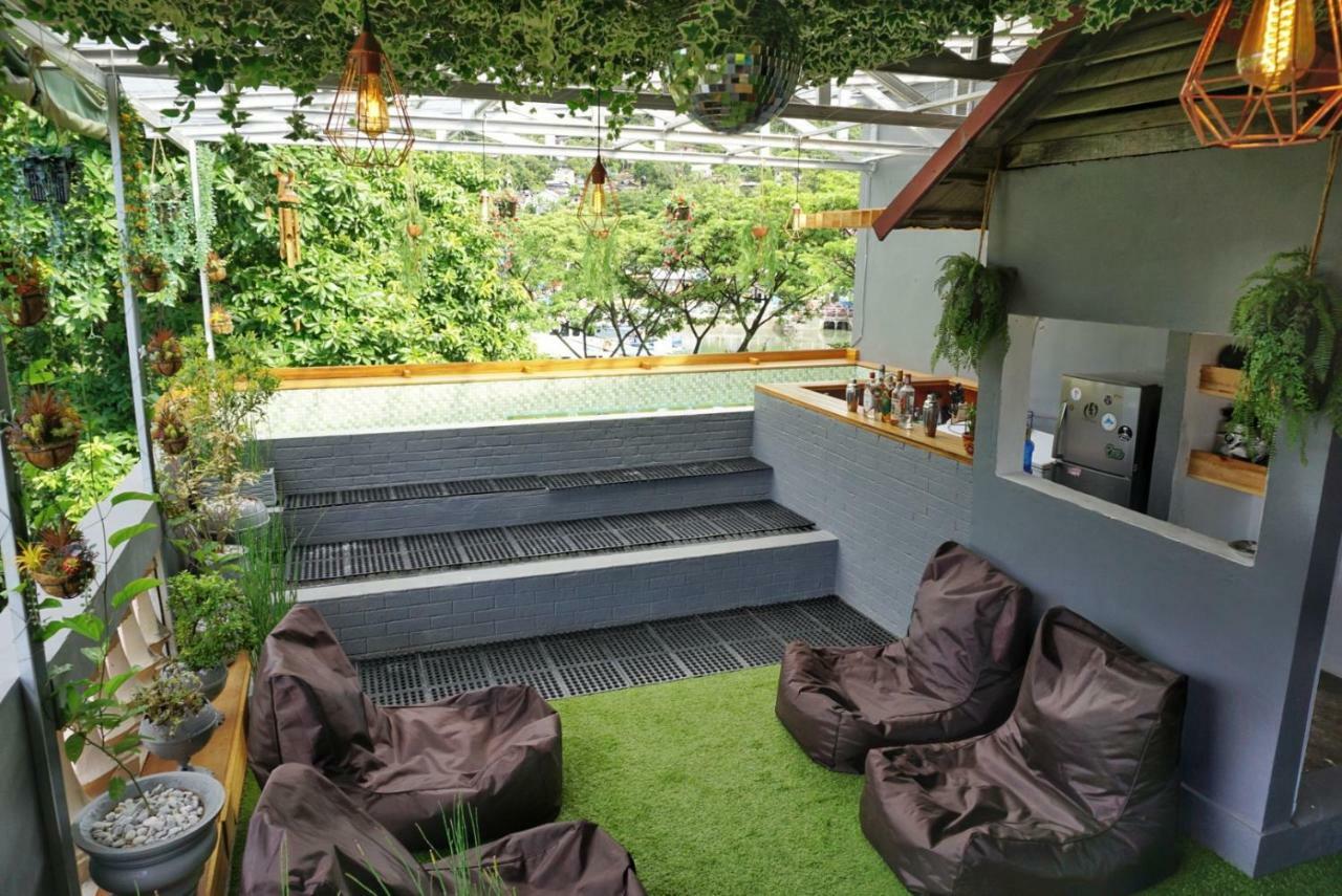 Kokos Hostel Padang City Exteriör bild
