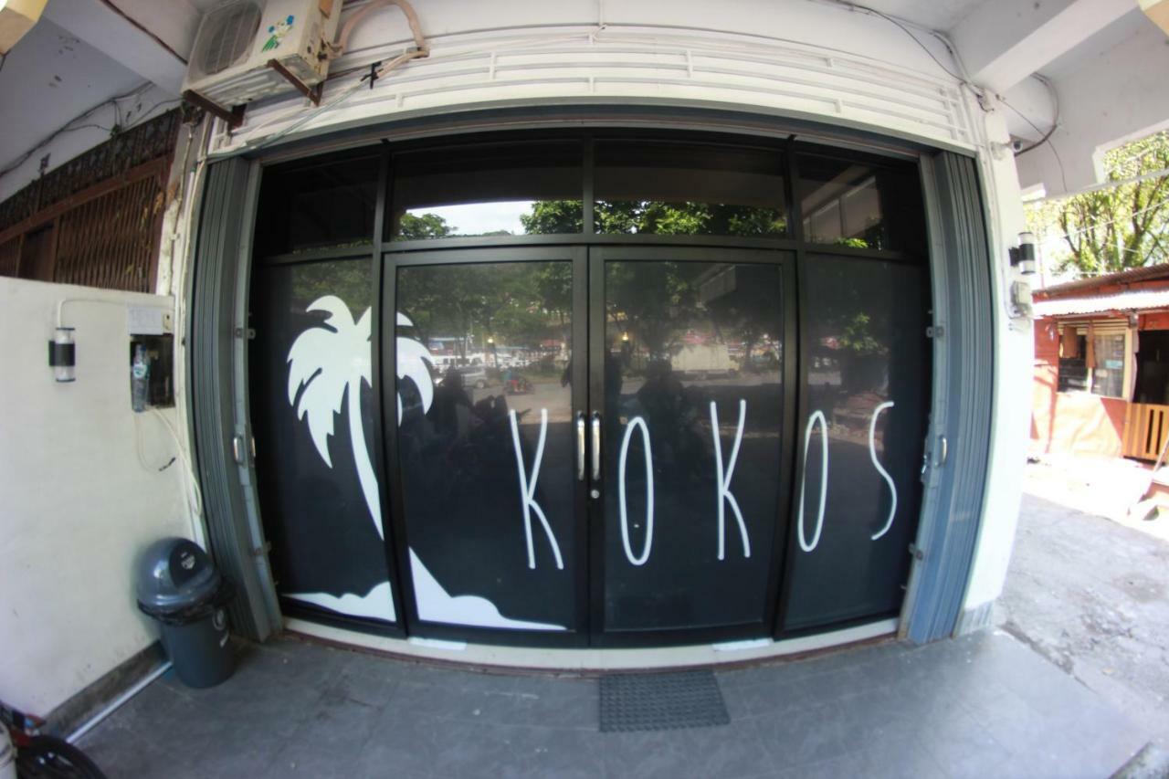 Kokos Hostel Padang City Exteriör bild