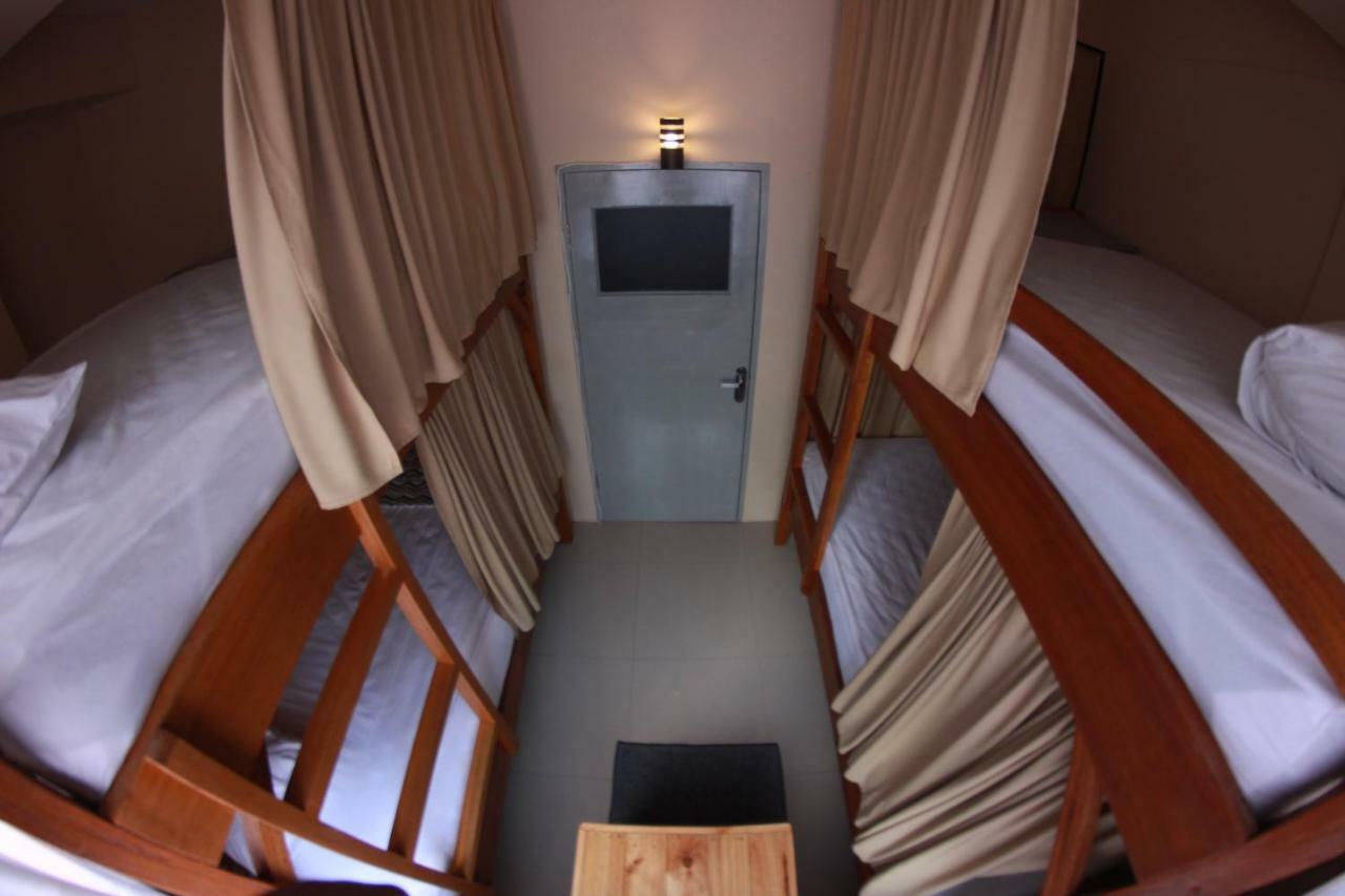 Kokos Hostel Padang City Exteriör bild